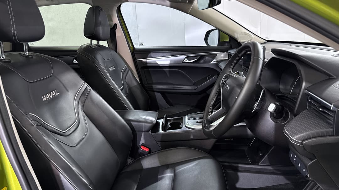 2022 GWM Haval Jolion Ultra, Automatic, 63900 km, Right Side Front Door Cabin View