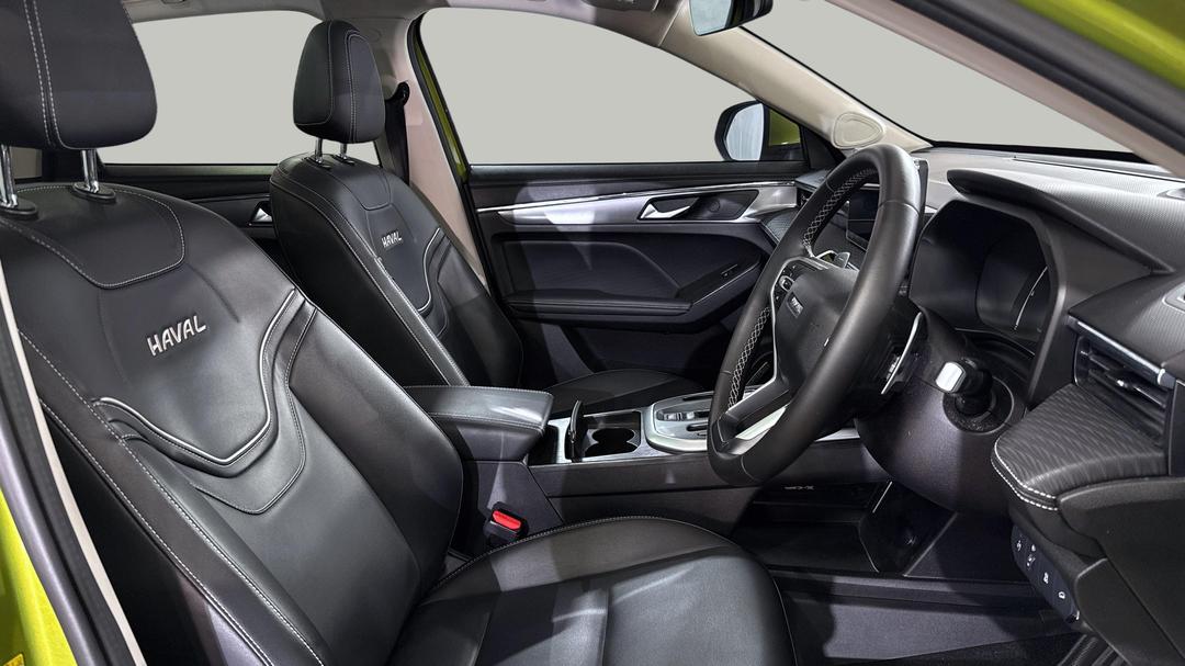 2022 GWM Haval Jolion Ultra, Automatic, 63900 km, Right Side Front Door Cabin View
