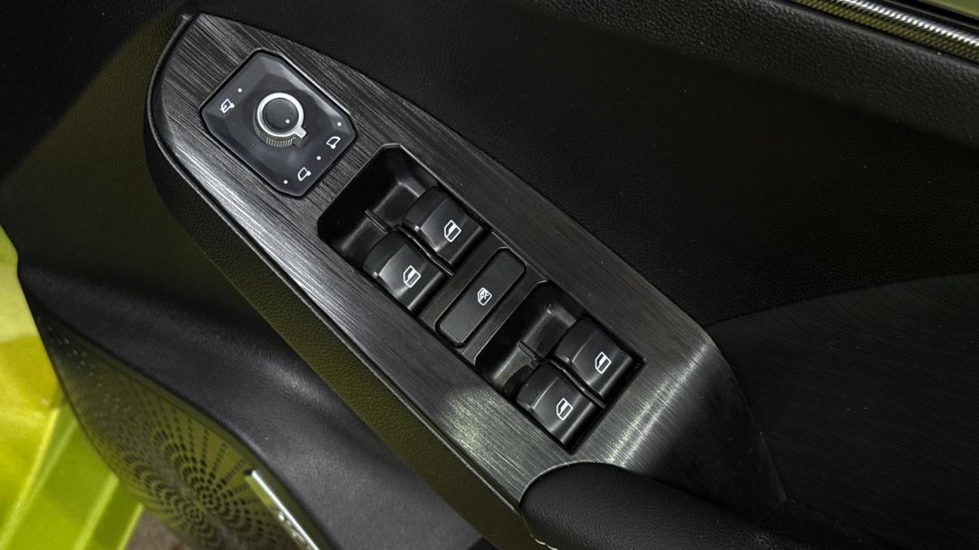 2022 GWM Haval Jolion Ultra, Automatic, 63900 km, Drivers Side Door Panel Controls