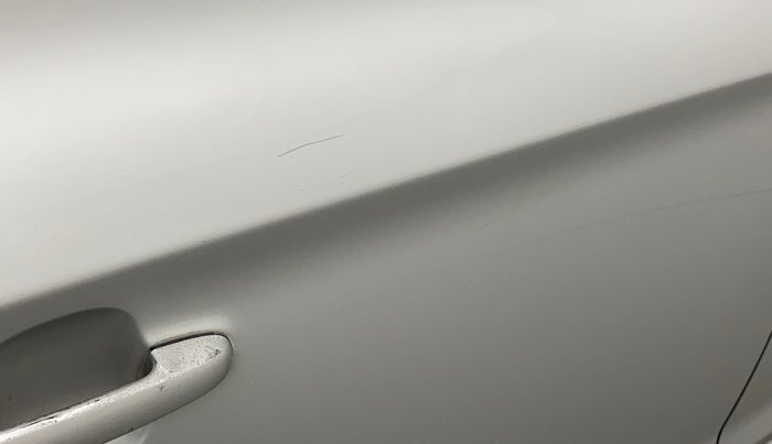 2011 Hyundai i20 SPORTZ (O) 1.2, Petrol, Manual, 1,00,212 km, Right rear door - Minor scratches