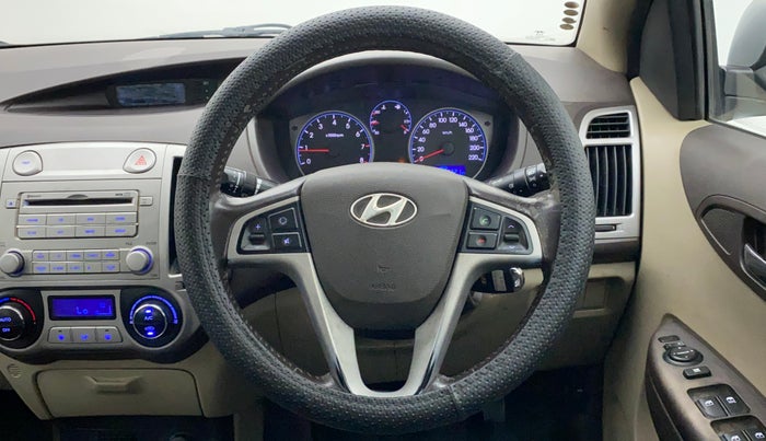 2011 Hyundai i20 SPORTZ (O) 1.2, Petrol, Manual, 1,00,212 km, Steering Wheel Close Up