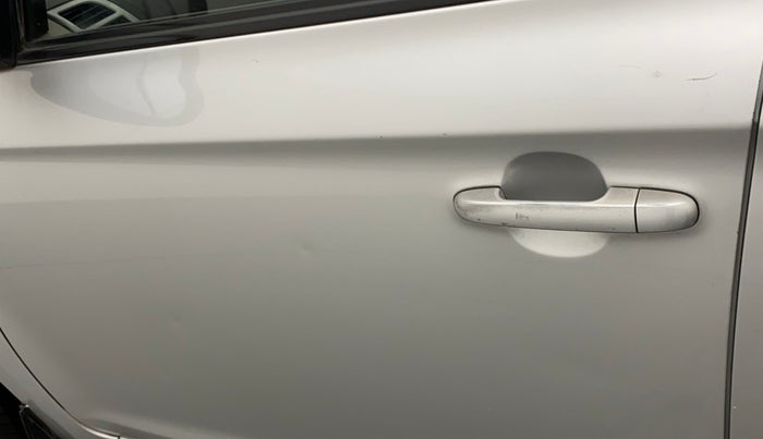 2011 Hyundai i20 SPORTZ (O) 1.2, Petrol, Manual, 1,00,212 km, Front passenger door - Paint has faded
