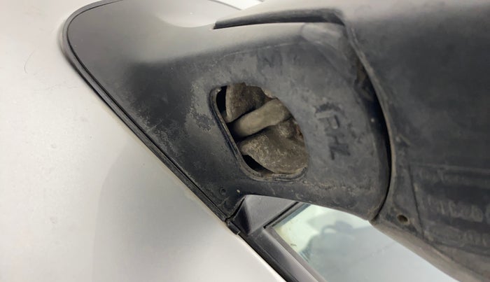 2011 Hyundai i20 SPORTZ (O) 1.2, Petrol, Manual, 1,00,212 km, Left rear-view mirror - Cover has minor damage