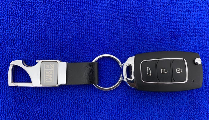 2011 Hyundai i20 SPORTZ (O) 1.2, Petrol, Manual, 1,00,212 km, Key Close Up