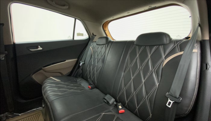 2015 Hyundai Grand i10 SPORTZ 1.1 CRDI, Diesel, Manual, 57,671 km, Right Side Rear Door Cabin