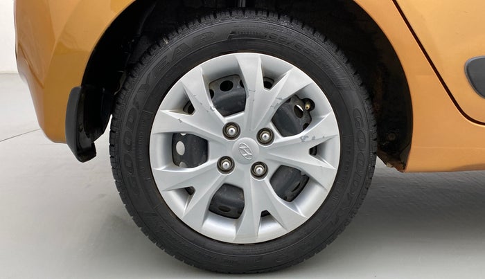 2015 Hyundai Grand i10 SPORTZ 1.1 CRDI, Diesel, Manual, 57,671 km, Right Rear Wheel