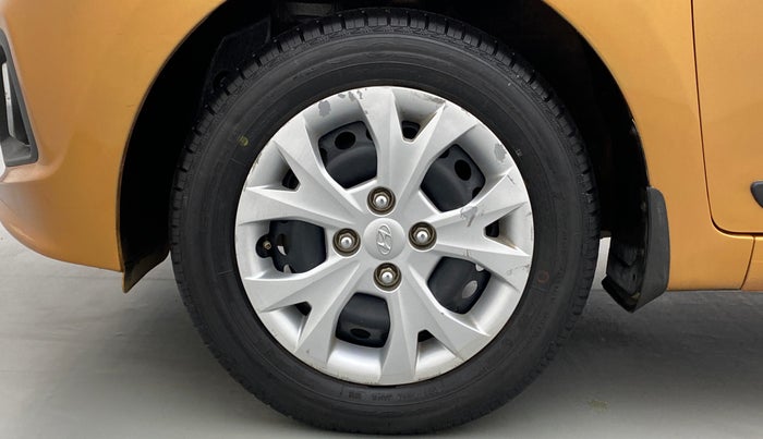 2015 Hyundai Grand i10 SPORTZ 1.1 CRDI, Diesel, Manual, 57,671 km, Left Front Wheel