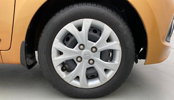 2015 Hyundai Grand i10 SPORTZ 1.1 CRDI, Diesel, Manual, 57,671 km, Right Front Wheel