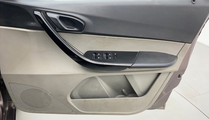 2017 Tata Tiago XT 1.2 REVOTRON, Petrol, Manual, 66,523 km, Driver Side Door Panels Control