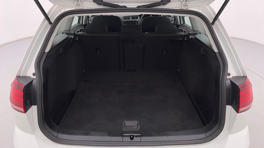 2020 Volkswagen Golf 110 Tsi Comfortline, Automatic, 92020 km, Boot Inside View