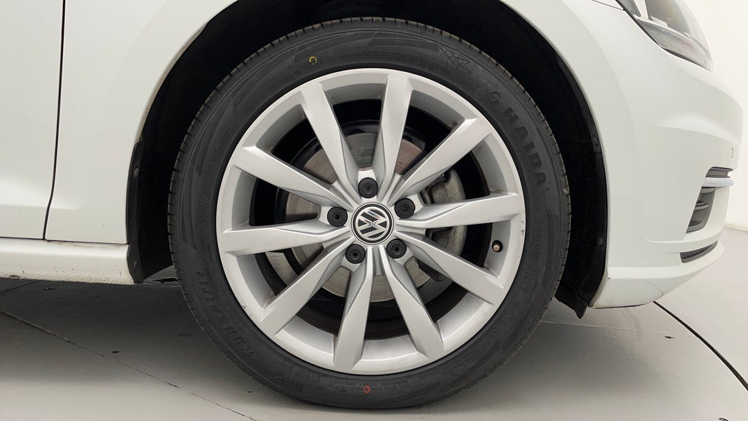 2020 Volkswagen Golf 110 Tsi Comfortline, Automatic, 92020 km, Right Front Wheel