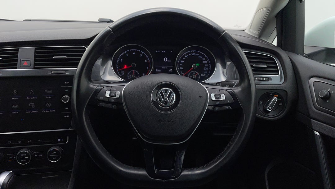 2020 Volkswagen Golf 110 Tsi Comfortline, Automatic, 92020 km, Steering Wheel Close-up