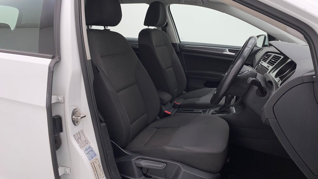 2020 Volkswagen Golf 110 Tsi Comfortline, Automatic, 92020 km, Right Side Front Door Cabin View