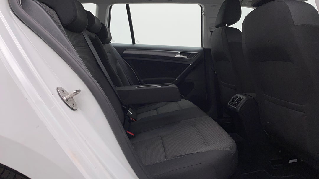 2020 Volkswagen Golf 110 Tsi Comfortline, Automatic, 92020 km, Right Side Rear Door Cabin View