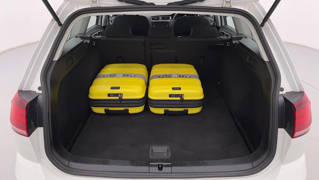 2020 Volkswagen Golf 110 Tsi Comfortline, Automatic, 92020 km, Boot Inside View with Luggage