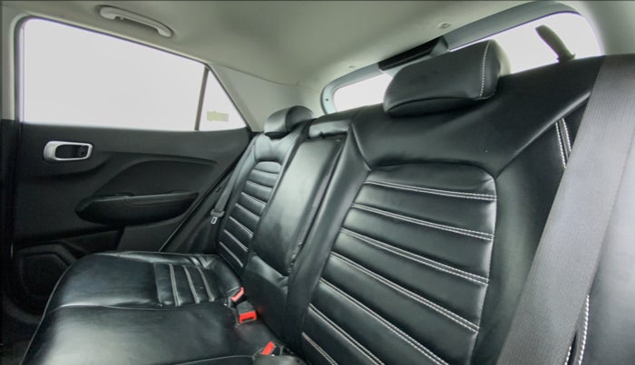 2020 Hyundai VENUE 1.0 turbo GDI IMT SX O, Petrol, Manual, 15,030 km, Right Side Rear Door Cabin