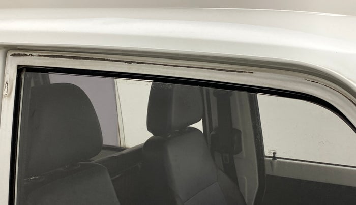 2011 Maruti OMNI E 8 STR, Petrol, Manual, 65,899 km, Driver-side door - Door visor damaged