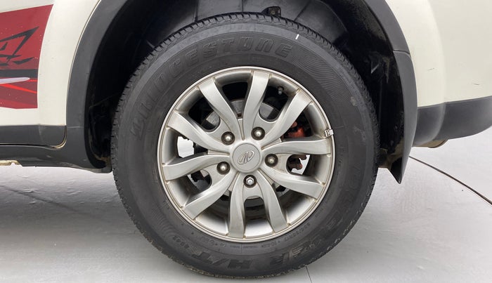2017 Mahindra XUV500 W10 AT, Diesel, Automatic, 79,282 km, Left Rear Wheel