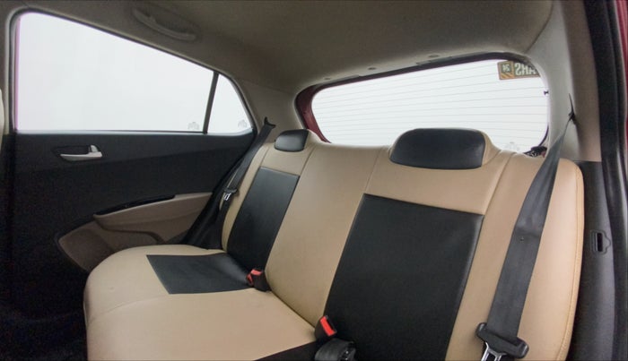 2016 Hyundai Grand i10 SPORTZ 1.2 KAPPA VTVT, Petrol, Manual, 69,242 km, Right Side Rear Door Cabin