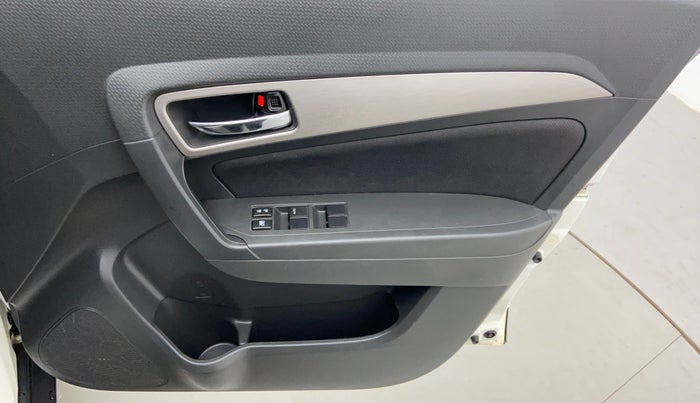 2017 Maruti Vitara Brezza ZDI PLUS, Diesel, Manual, 46,603 km, Driver Side Door Panels Controls