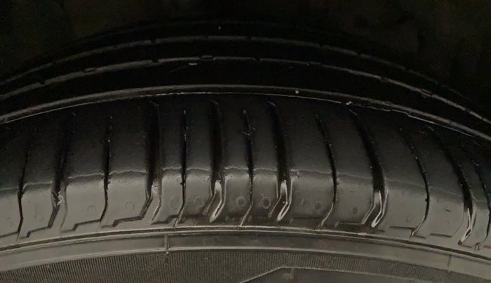 2019 Maruti S Cross DELTA 1.3, Diesel, Manual, 50,951 km, Right Front Tyre Tread