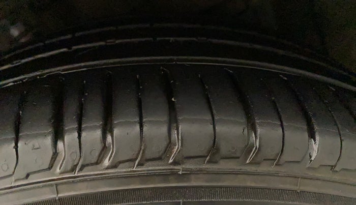2019 Maruti S Cross DELTA 1.3, Diesel, Manual, 50,951 km, Left Front Tyre Tread