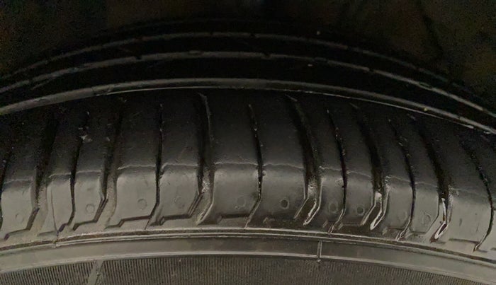 2019 Maruti S Cross DELTA 1.3, Diesel, Manual, 50,951 km, Left Rear Tyre Tread