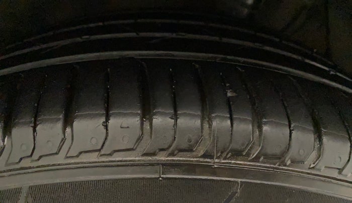 2019 Maruti S Cross DELTA 1.3, Diesel, Manual, 50,951 km, Right Rear Tyre Tread