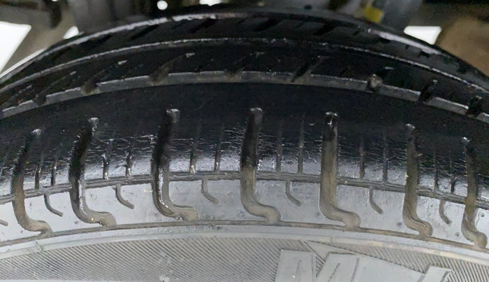 2016 Maruti Alto K10 VXI P, Petrol, Manual, 83,597 km, Right Rear Tyre Tread