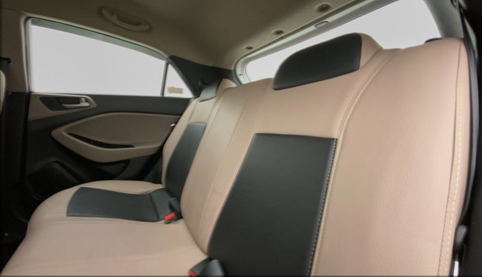 2018 Hyundai Elite i20 ASTA 1.2, Petrol, Manual, 29,647 km, Right Side Rear Door Cabin