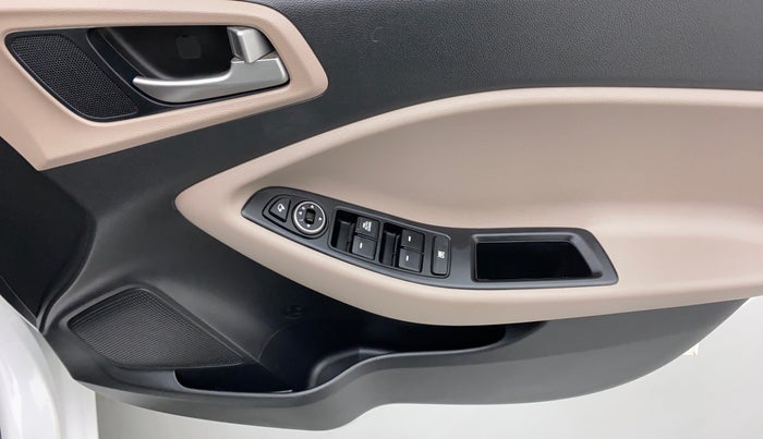 2018 Hyundai Elite i20 ASTA 1.2, Petrol, Manual, 29,647 km, Driver Side Door Panels Control