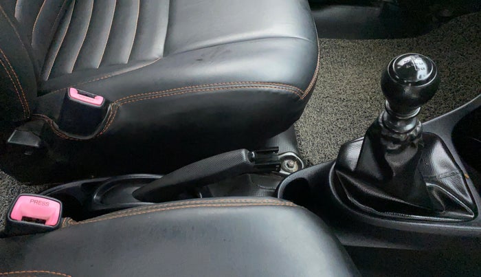 2015 Toyota Etios CROSS 1.4 GD, Diesel, Manual, 60,444 km, Gear Lever