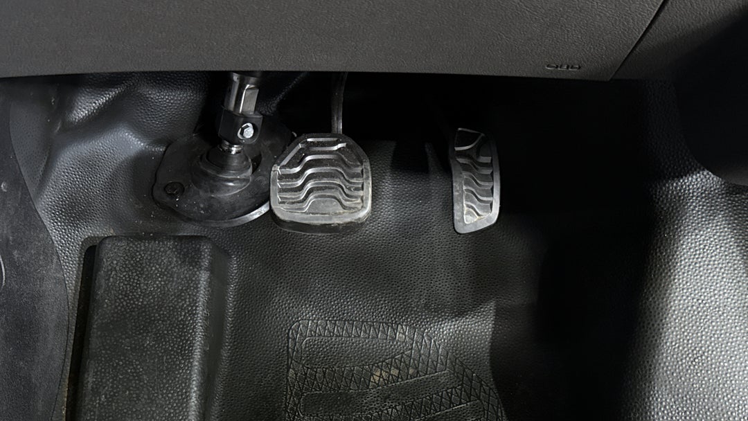 2024 Ford Transit 350l Lwb (RWD) Srw, Automatic, 13672 km, Pedals and Footmat