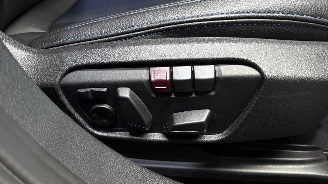 2021 BMW 1 18i M Sport, Automatic, 41761 km, Drivers Side Adjustment Panel