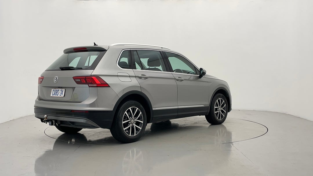 Right Back Diagonal (45- Degree) View