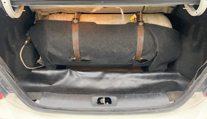2018 Maruti Swift Dzire TOUR S PETROL, CNG, Manual, 68,885 km, Boot Inside