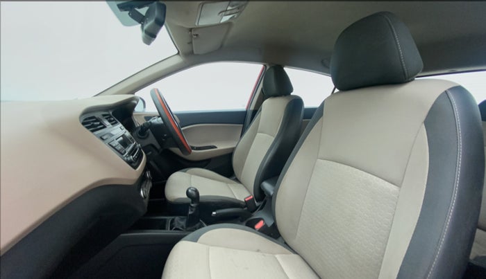 2016 Hyundai Elite i20 SPORTZ 1.2, Petrol, Manual, 67,715 km, Right Side Front Door Cabin