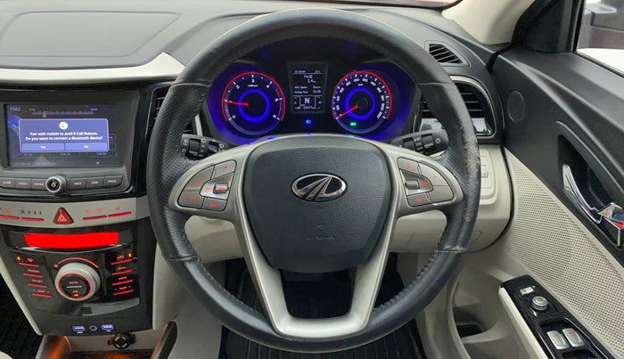 2021 Mahindra XUV300 W8 (O) DIESEL  AT, Diesel, Automatic, 29,594 km, Steering Wheel Close Up