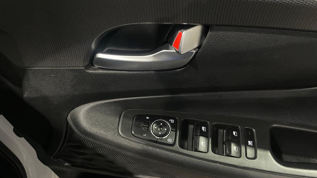 2019 Hyundai Santa Fe Active Crdi (AWD), Automatic, 127952 km, Drivers Side Door Panel Controls