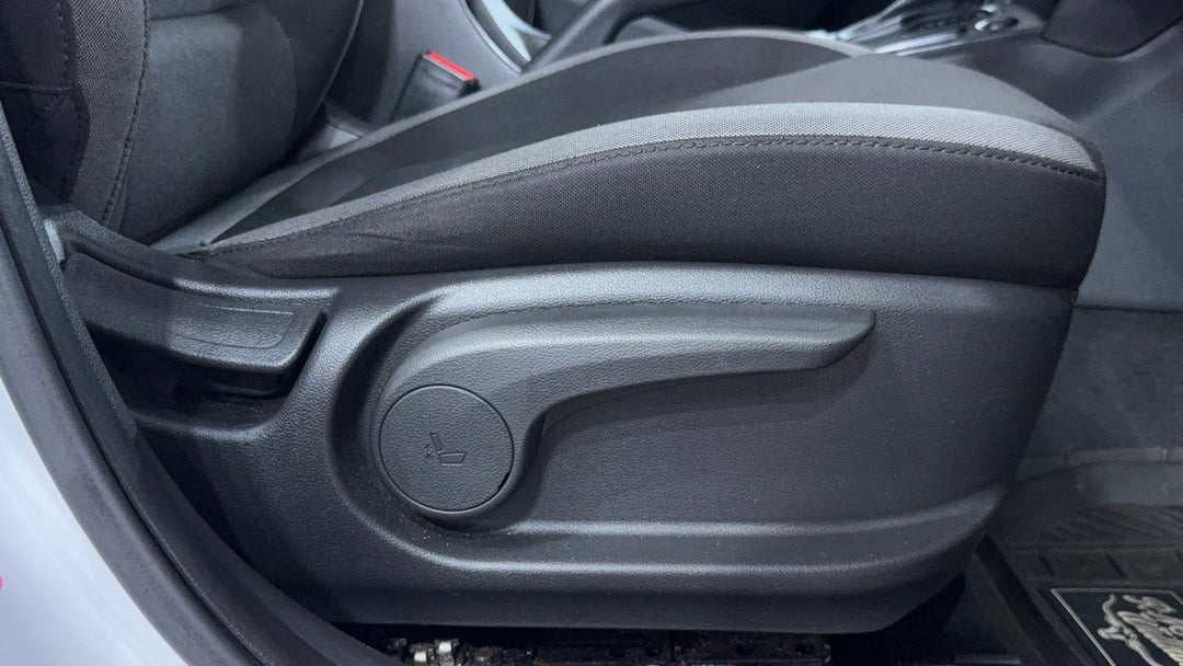 2020 Hyundai Kona Active (FWD), Automatic, 88013 km, Drivers Side Adjustment Panel