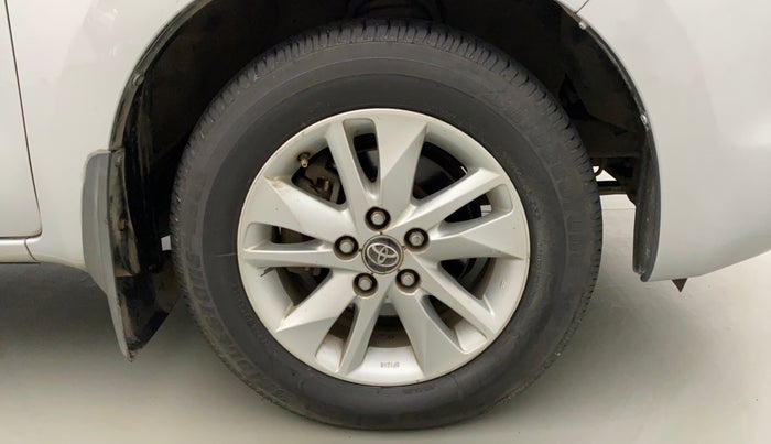 2016 Toyota Innova Crysta 2.4 VX 8 STR, Diesel, Manual, 70,470 km, Right Front Wheel