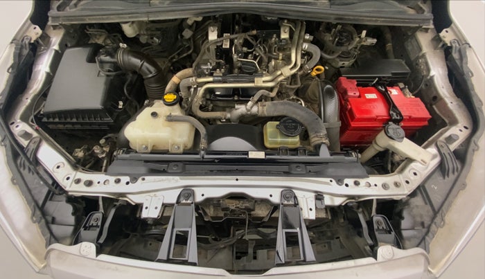 2016 Toyota Innova Crysta 2.4 VX 8 STR, Diesel, Manual, 70,470 km, Open Bonet
