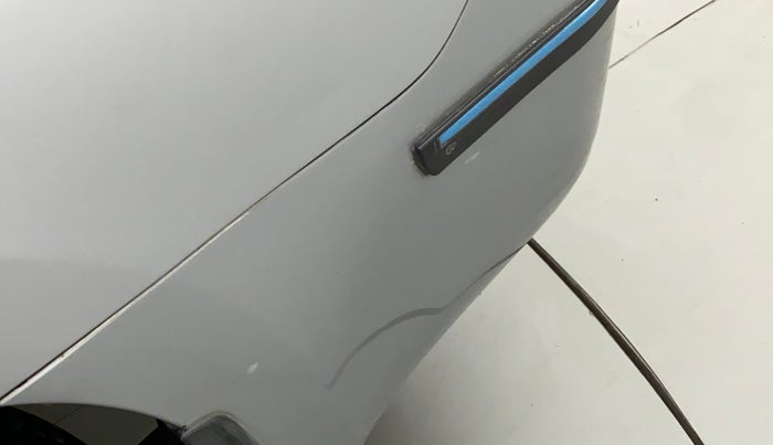 2016 Toyota Innova Crysta 2.4 VX 8 STR, Diesel, Manual, 70,470 km, Rear bumper - Minor scratches