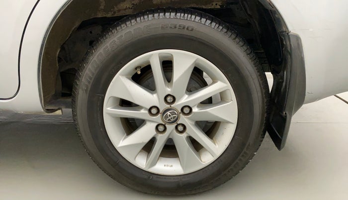 2016 Toyota Innova Crysta 2.4 VX 8 STR, Diesel, Manual, 70,470 km, Left Rear Wheel