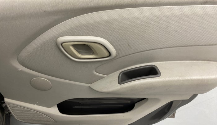 2016 Datsun Redi Go T, Petrol, Manual, 20,552 km, Driver Side Door Panels Control