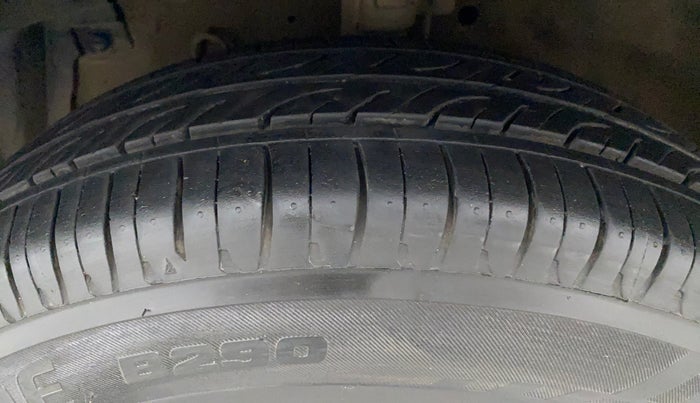 2016 Maruti Swift Dzire VXI, Petrol, Manual, 59,764 km, Left Front Tyre Tread