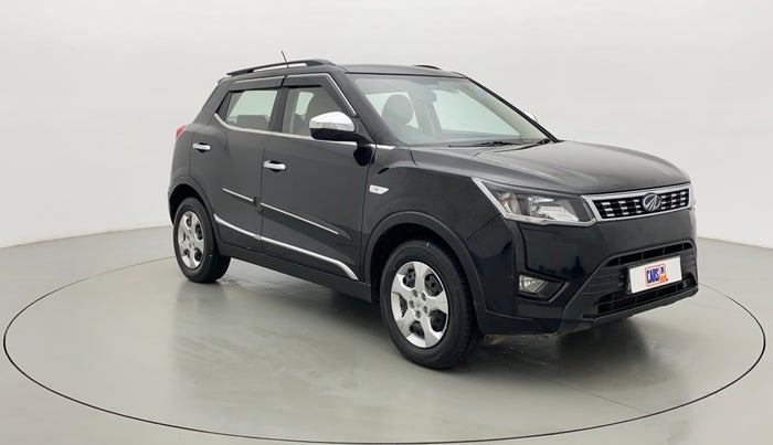 2021 Mahindra XUV300 1.2 W6 MT, Petrol, Manual, 31,346 km, Right Front Diagonal