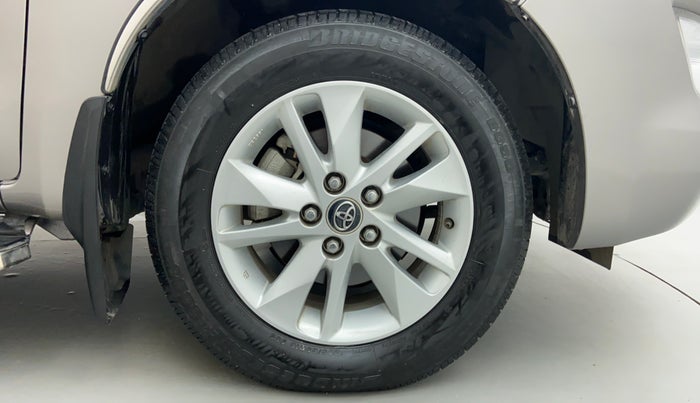 2016 Toyota Innova Crysta 2.8 GX AT 8 STR, Diesel, Automatic, 42,545 km, Right Front Tyre