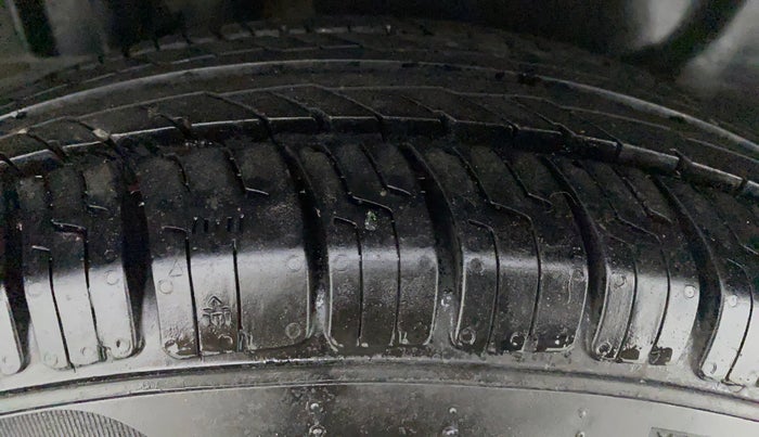 2013 Maruti Swift Dzire VDI, Diesel, Manual, 55,494 km, Right Front Tyre Tread