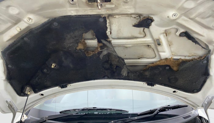 2013 Maruti Swift Dzire VDI, Diesel, Manual, 55,494 km, Bonnet (hood) - Insulation cover has minor damage